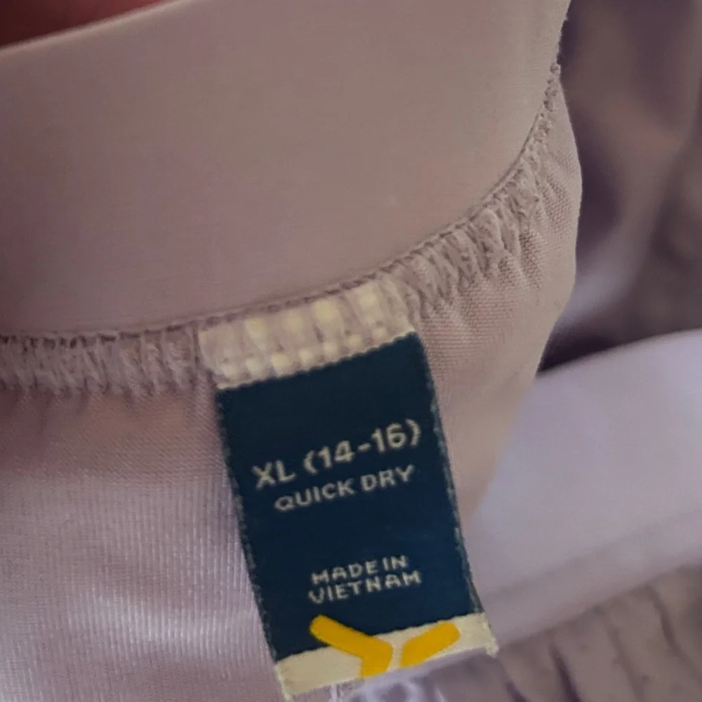 EUC Old Navy girls size 14/16 Lavender skort. Perforated lightweight fabric. - Picture 5 of 9